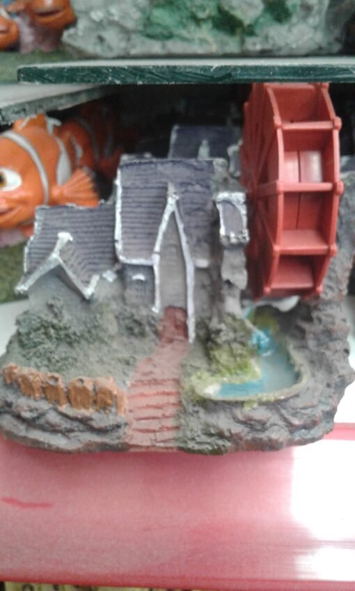 ADORNO CASA DE RESINA CON MOLINO Y RIO IMPOR