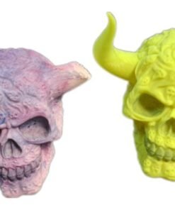 ADORNO CALAVERA 3D C/CUERNOS C/LED 18CM X